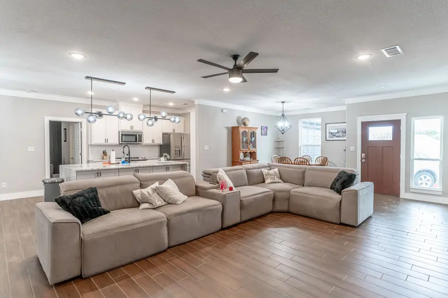 2129 Christine Drive, Granbury, TX 76048 - Image #3