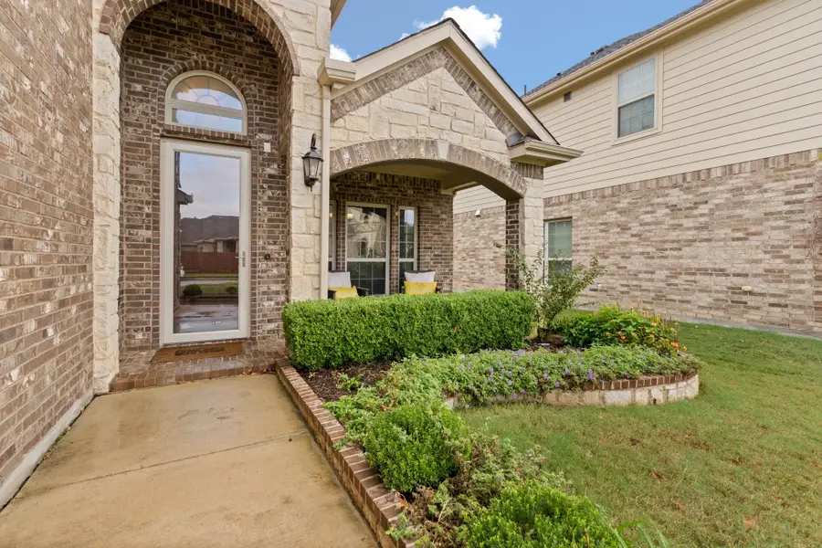 1612 Scarlet Crown Drive, Fort Worth, TX 76177 - Image #2
