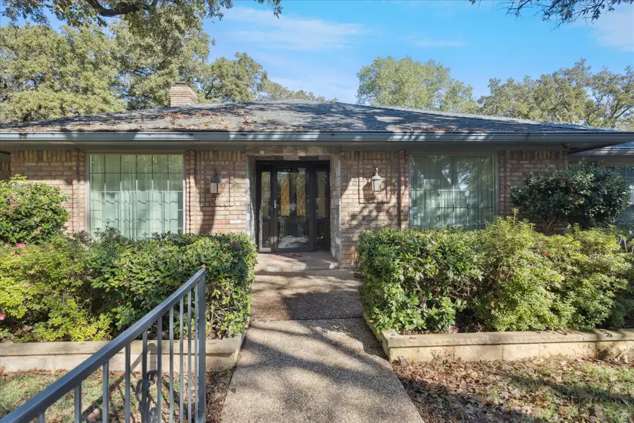 805 Newport Road, Fort Worth, TX 76120 - Image #3