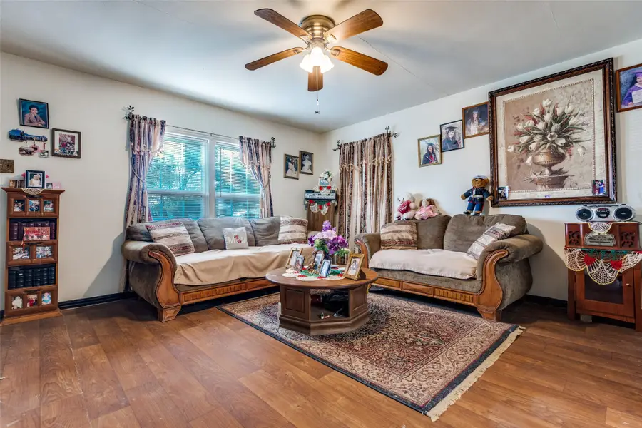 2833 Falls Drive, Dallas, TX 75211 - Image #2