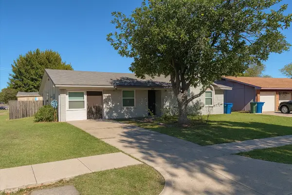 491 Sweetbriar Drive, Lewisville, TX 75067