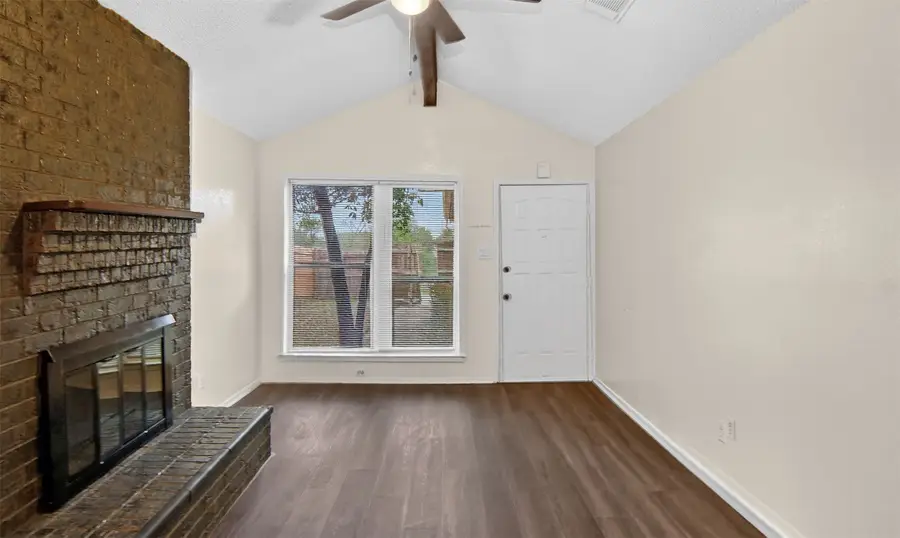 2807 Woodmont Trail, Fort Worth, TX 76133 - Image #2