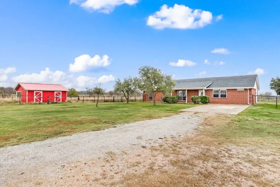 6935 H Lively Road, Ponder, TX 76259 - Image #2