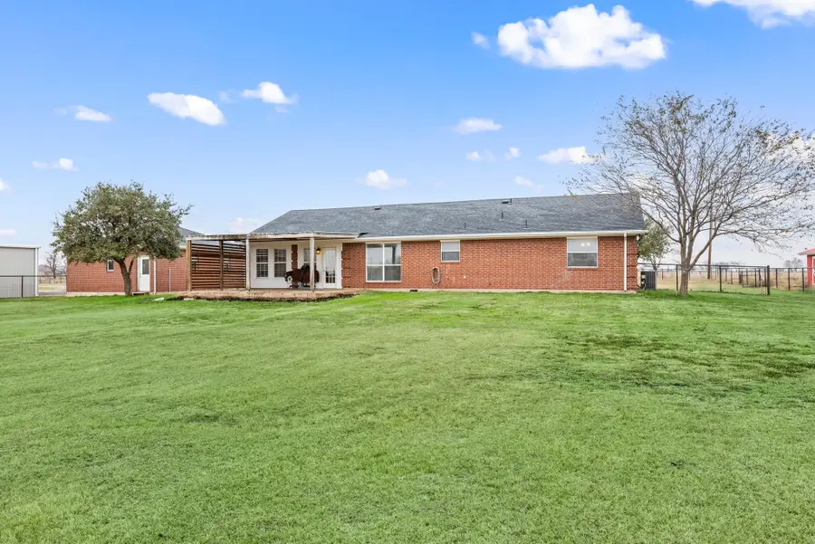 6935 H Lively Road, Ponder, TX 76259 - Image #3