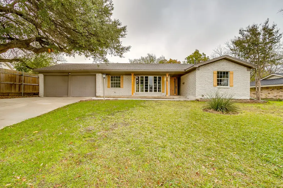 3720 Glenmont Drive, Fort Worth, TX 76133 - Image #2