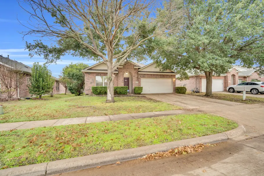 2755 Sun Rise Lane, Grand Prairie, TX 75052 - Image #2