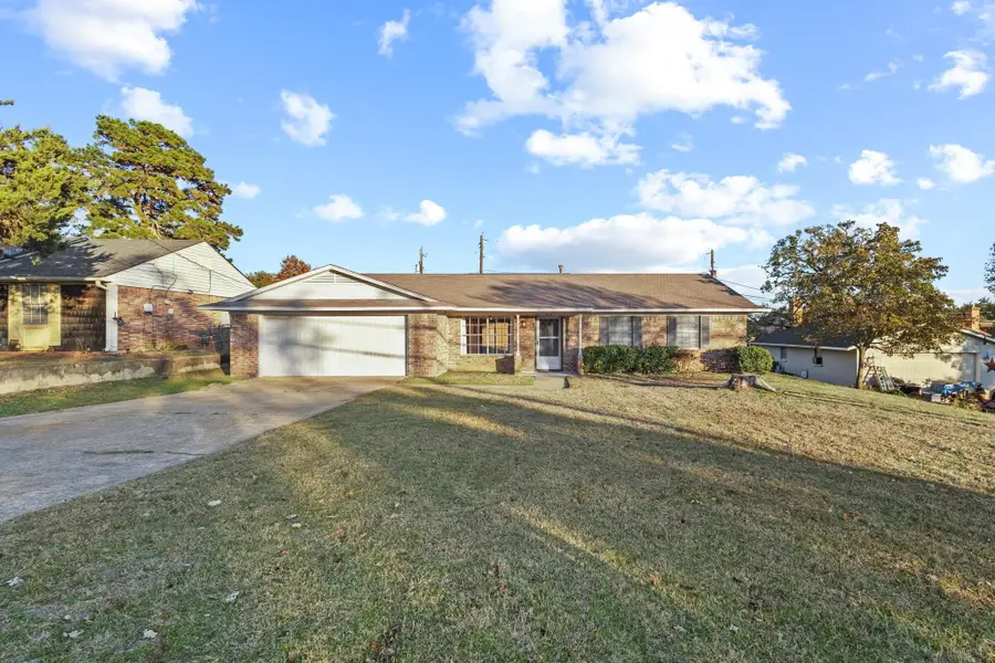 824 S Lillis Lane, Denison, TX 75020 - Image #3