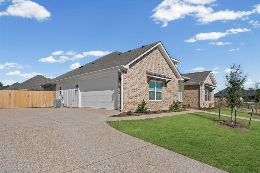 825 Forward Pass Drive, Hewitt, TX 76643 - Image #3