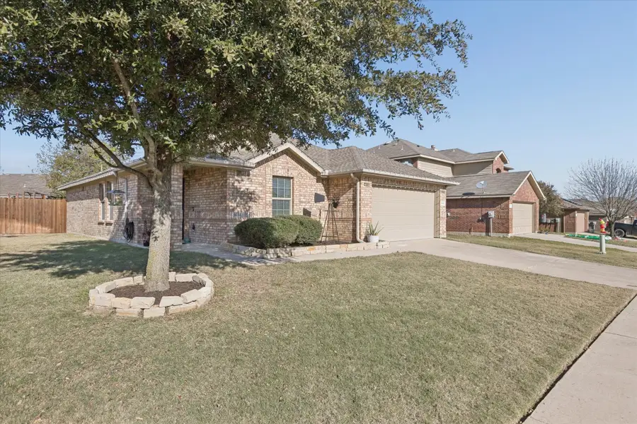 12418 Worthington Lane, Rhome, TX 76078 - Image #2