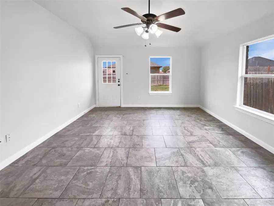 112 Halifax Circle, Palmer, TX 75152 - Image #3