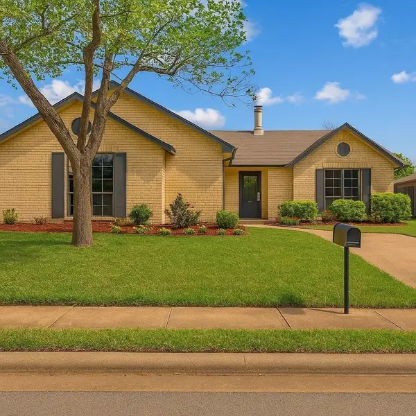 3825 Hackberry Lane, Bedford, TX 76021