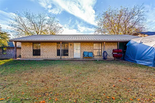 1429 W Torrey Street, Granbury, TX 76048
