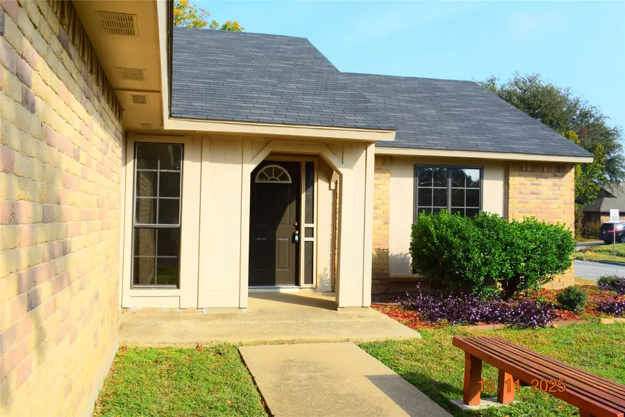 2423 Overbrook Drive, Arlington, TX 76014 - Image #2