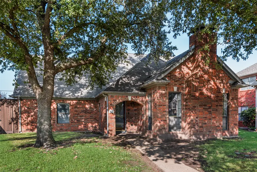 321 Hunters Creek Drive, Mesquite, TX 75150 - Image #2