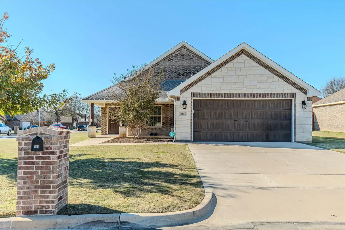 101 Elk Cove, Stephenville, TX 76401 - Image #1