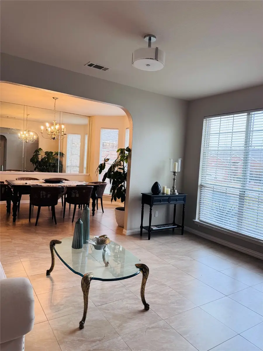 7814 Corona Court, Arlington, TX 76002 - Image #2