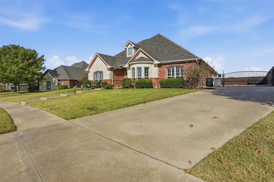 2219 Nottaway Drive, Cleburne, TX 76033 - Image #2