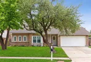 2520 Via Avenida Drive, Carrollton, TX 75006 - Image #3