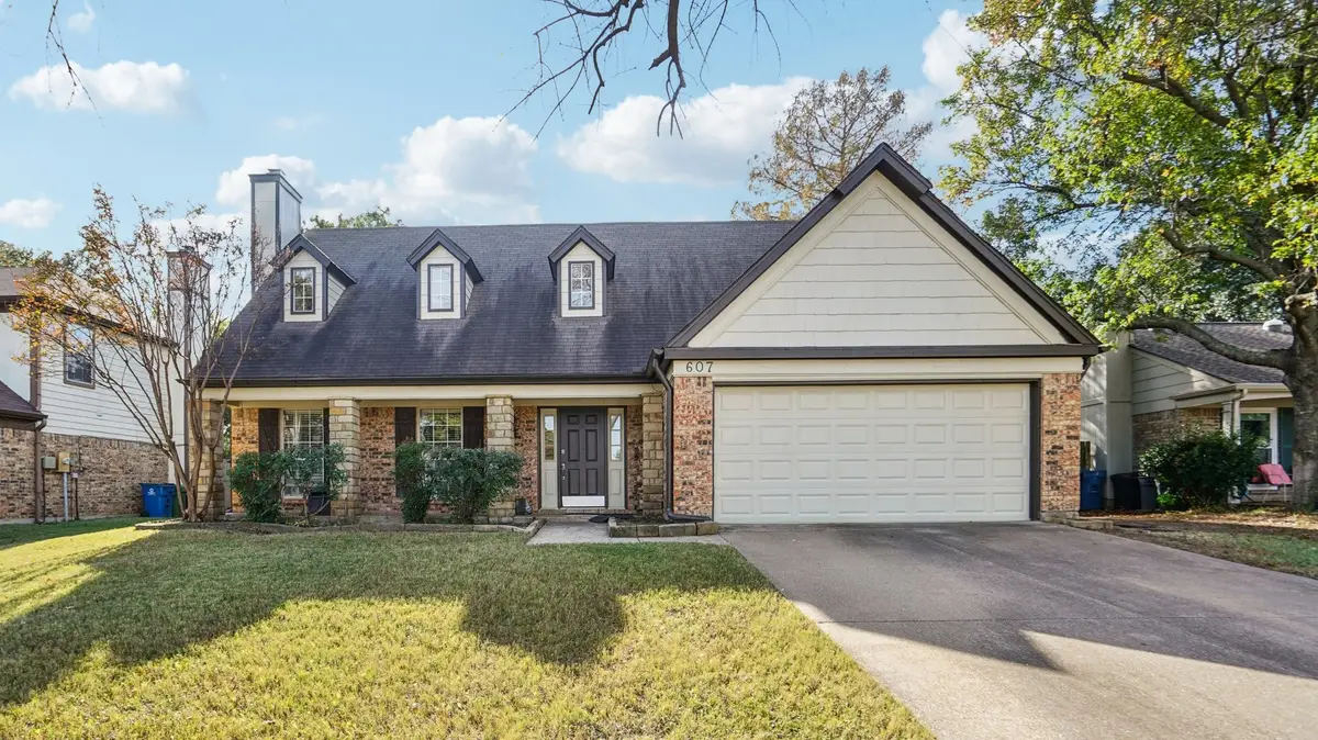 607 Ashcroft Drive, Grapevine, TX 76051 - Image #1