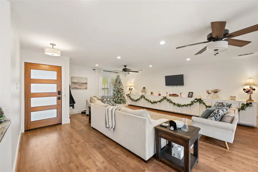 3454 Cloverdale Lane, Farmers Branch, TX 75234 - #3