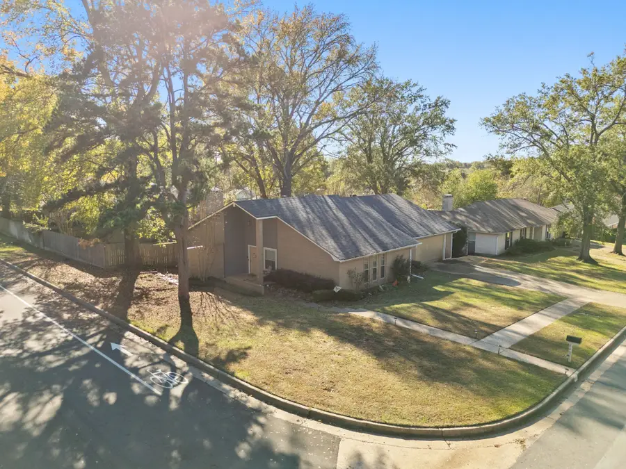 800 Spring Creek Dr, Tyler, TX 75703 - Image #2