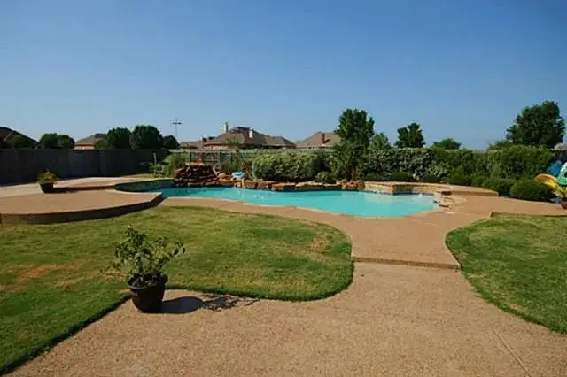 1415 W Oaklawn Drive, Talty, TX 75160 - Image #2