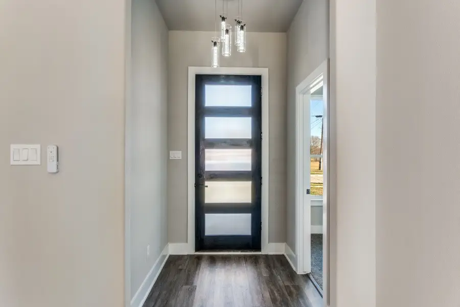 803 Rayenell Avenue, Dallas, TX 75217 - Image #2