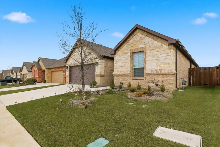 1057 Nighthawk Trail, Alvarado, TX 76009 - Image #3