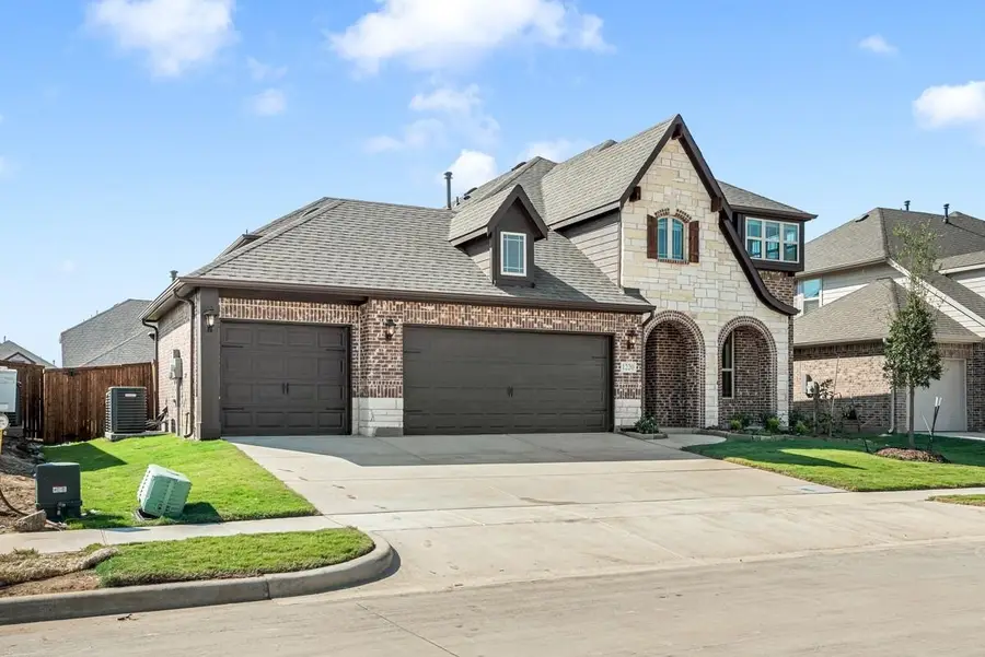 1220 Arrowwood Drive, Aubrey, TX 76227 - Image #3