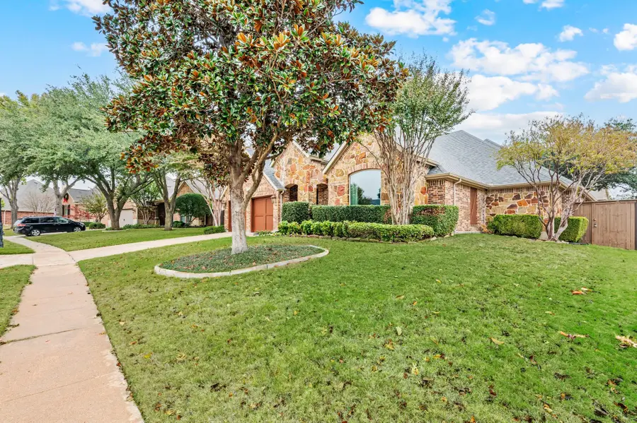 1808 Lakes Edge Boulevard, Mansfield, TX 76063 - Image #3