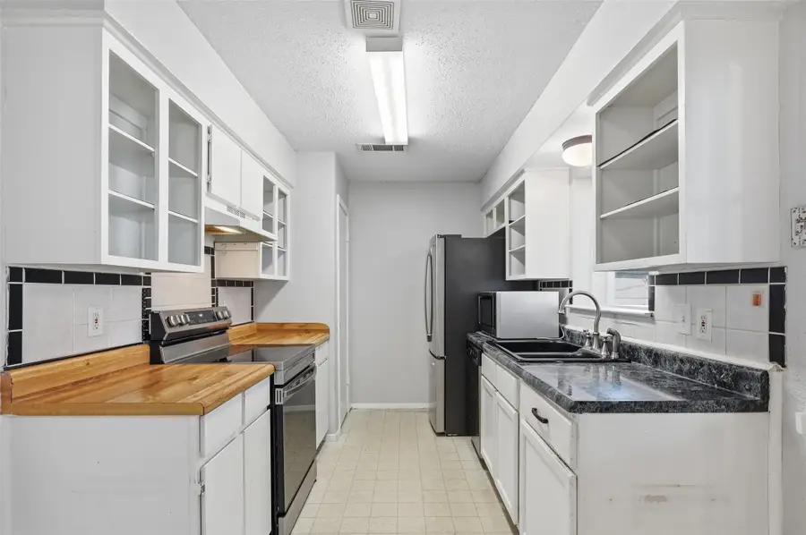 521 Greencove Drive, Garland, TX 75040 - Image #3