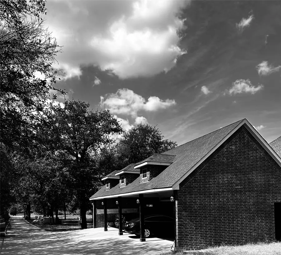 306 Garden Court, Springtown, TX 76082 - Image #2