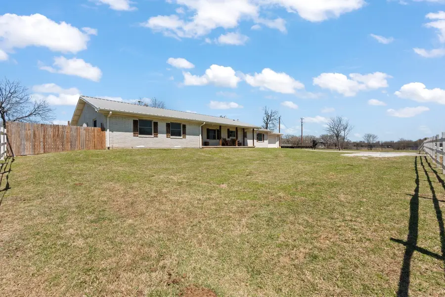 1641 E Henderson Street, Cleburne, TX 76031 - Image #3