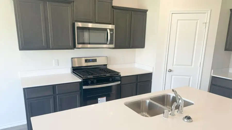 517 Regiment Road, Sherman, TX 75090 - Image #3