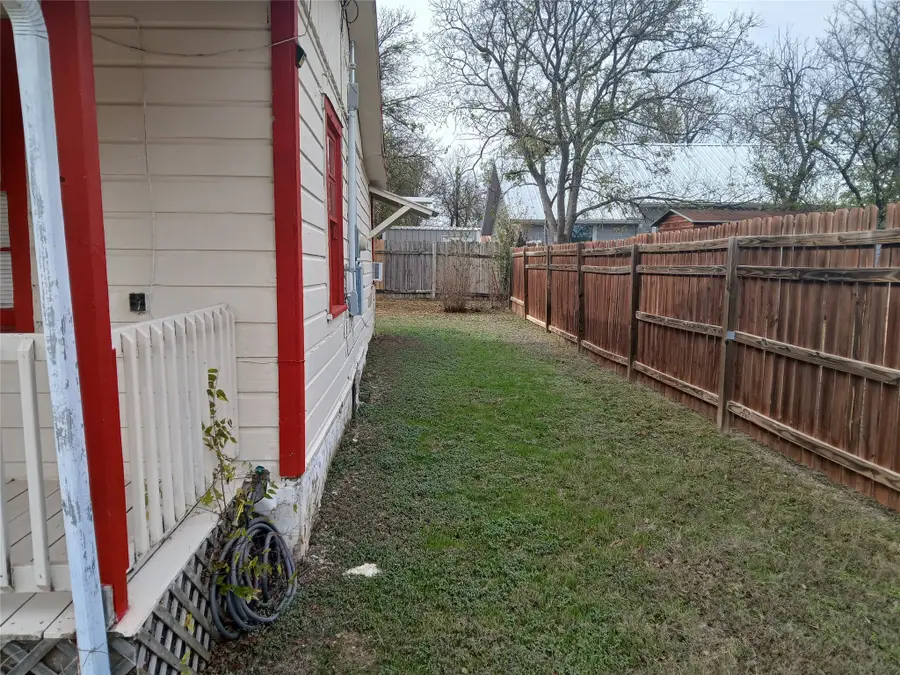 1004 San Saba Street, Coleman, TX 76834 - Image #3