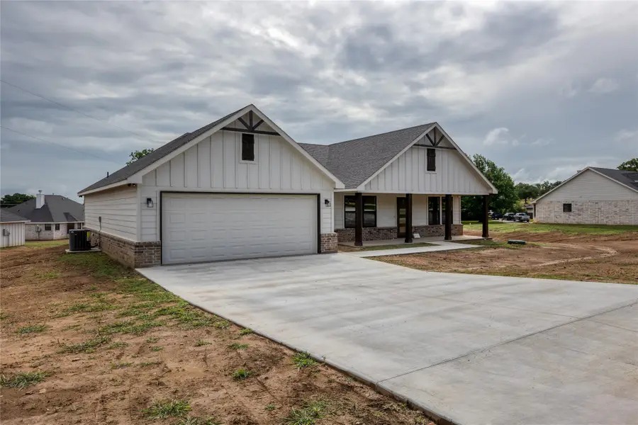 232 Prairie Street, Jacksboro, TX 76458 - Image #2