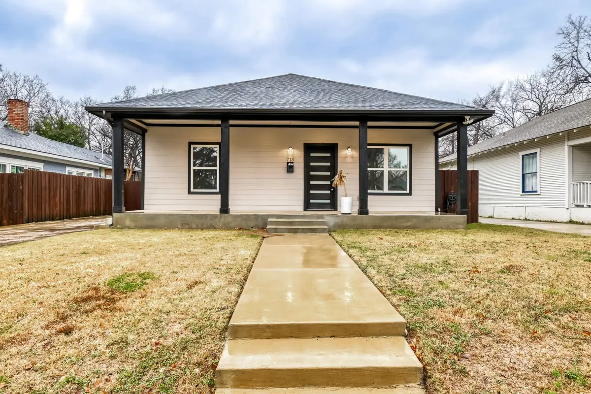 713 S Willomet Avenue, Dallas, TX 75208 - Image #1