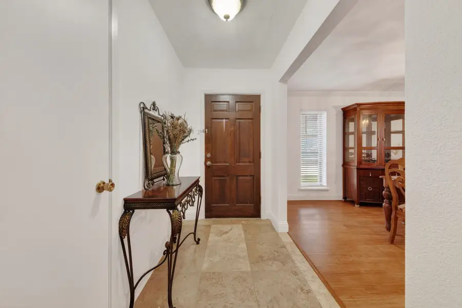 2315 Larchmont Drive, Mesquite, TX 75150 - Image #2