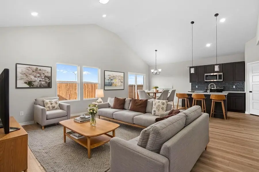 208 Lead Creek Drive, Fort Worth, TX 76131 - Image #2