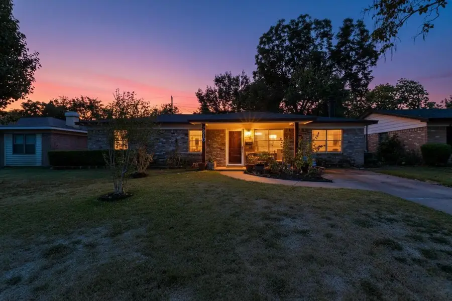 2210 Starlite Lane, Irving, TX 75061 - Image #2