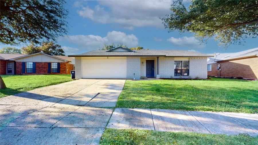 7748 Landmark Ridge Street, Fort Worth, TX 76133 - Image #2