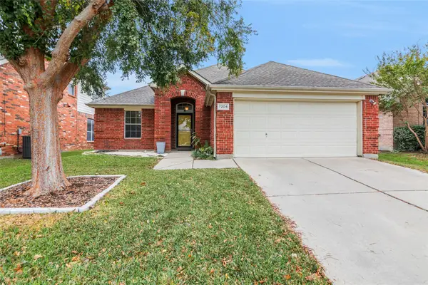 7204 Welshman Drive, Fort Worth, TX 76137