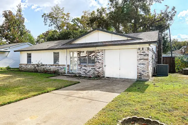 2304 Meadow Crest, Irving, TX 75060