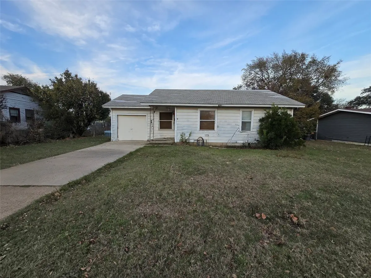 321 E Mustang Street, Crowley, TX 76036 - Image #1