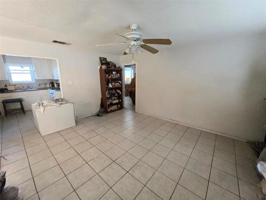 321 E Mustang Street, Crowley, TX 76036 - Image #3