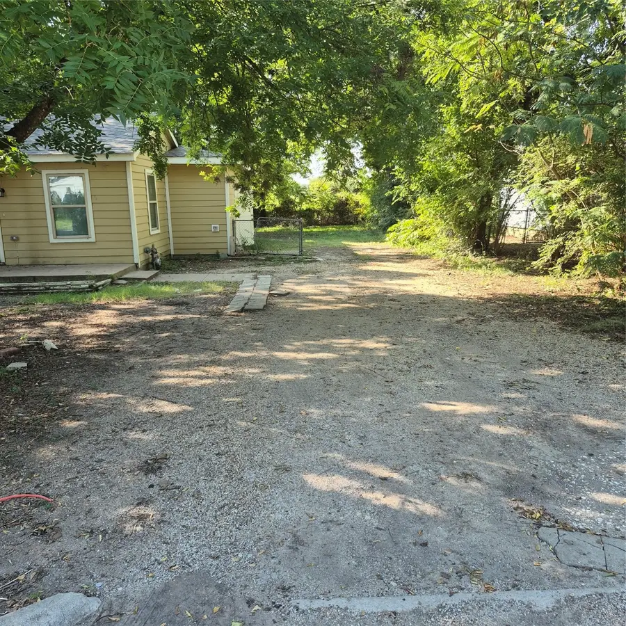 6713 Lakeside Drive, Lake Worth, TX 76135 - Image #2