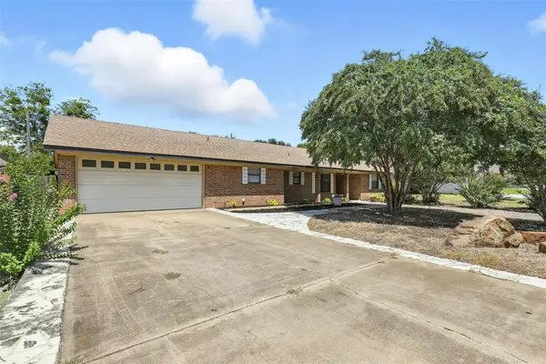 5610 Cuero Drive, De Cordova, TX 76049