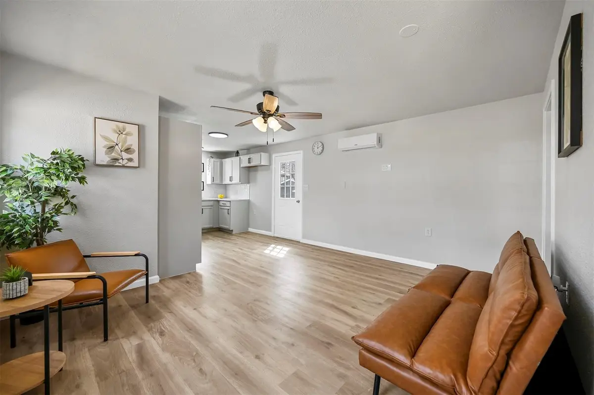 88 Live Oak Street, Alvarado, TX 76009 - Image #1