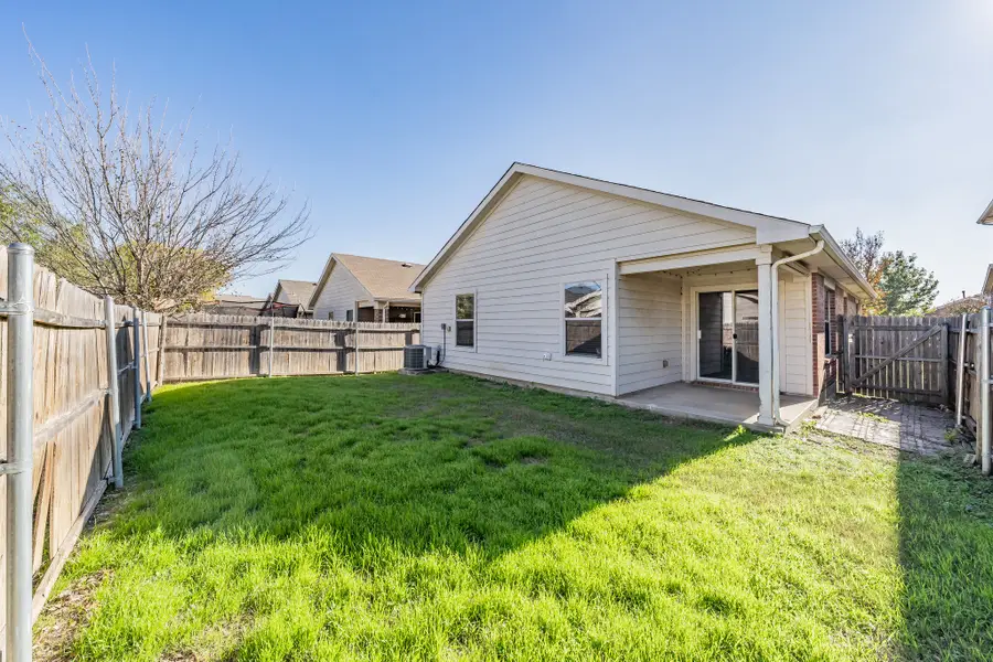 2121 Ingrid Lane, Fort Worth, TX 76131 - Image #2