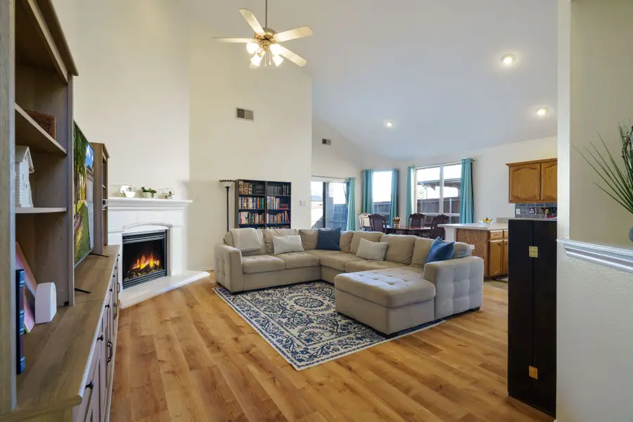 2721 Evening Shade Drive, Fort Worth, TX 76131 - Image #3